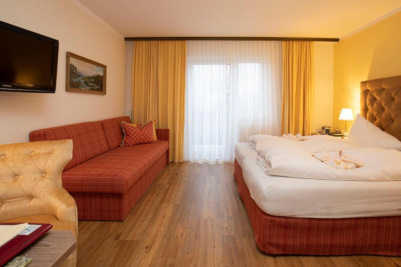 Landhotel Agathawirt バート・ゴイーザーン エクステリア 写真