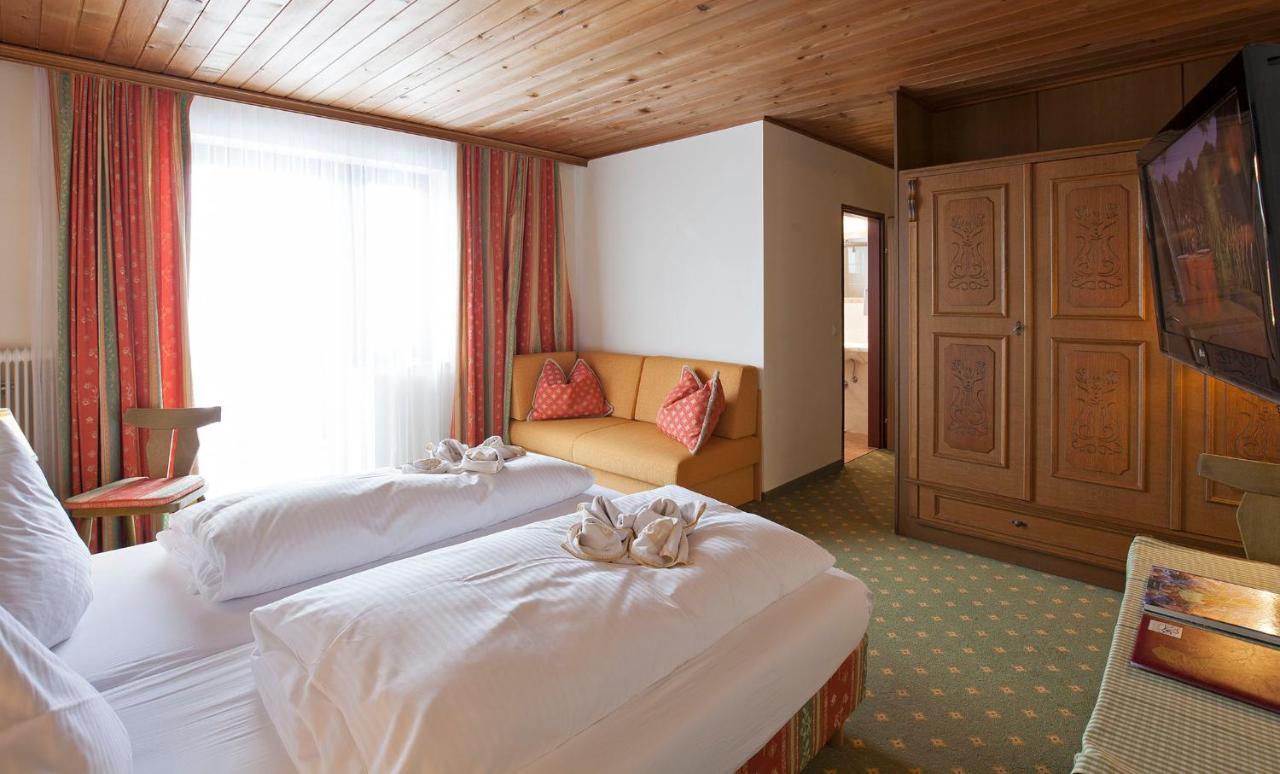 Landhotel Agathawirt バート・ゴイーザーン エクステリア 写真